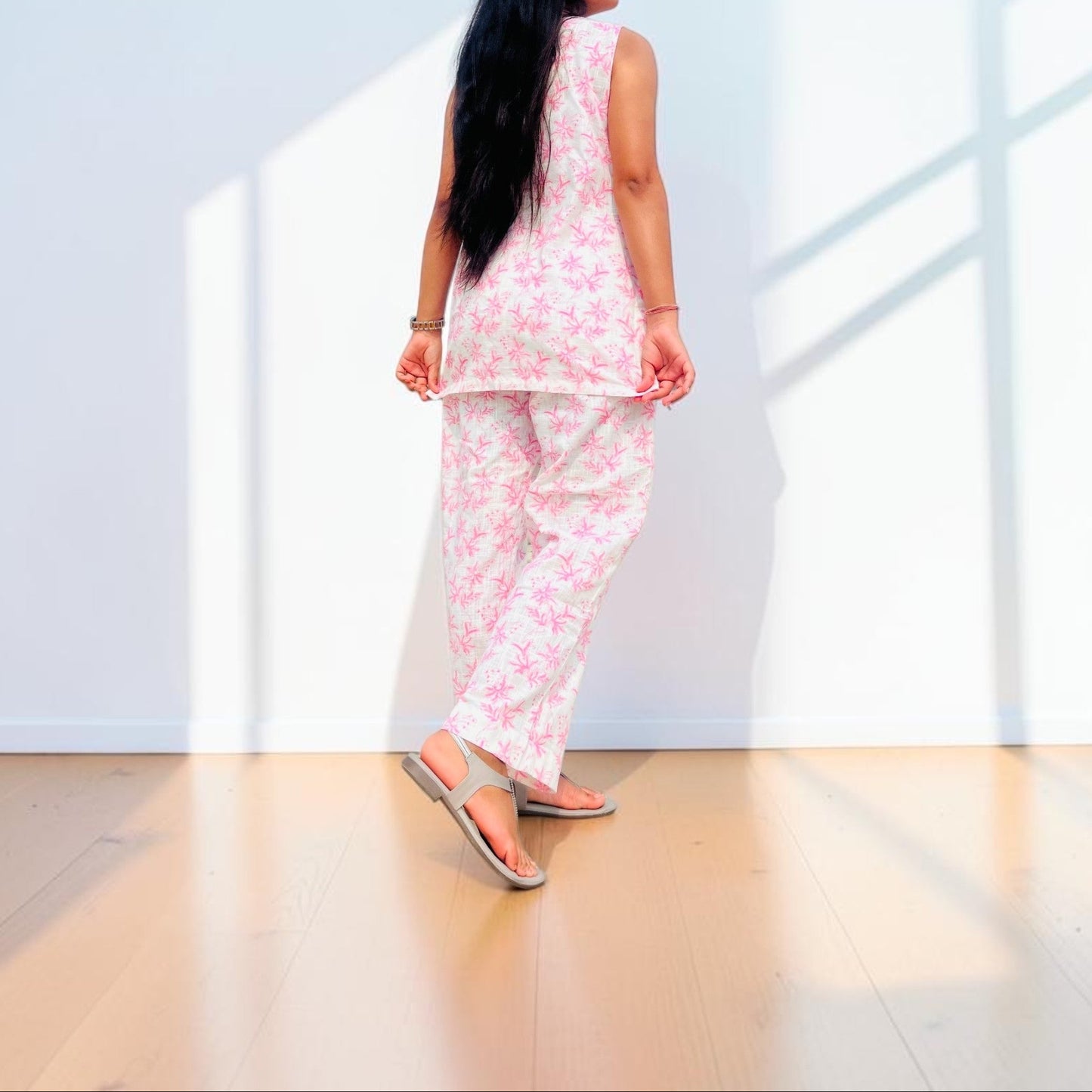 Uttra Attire Sleeveless Pink Floral Cotton Linen Co-ord Set